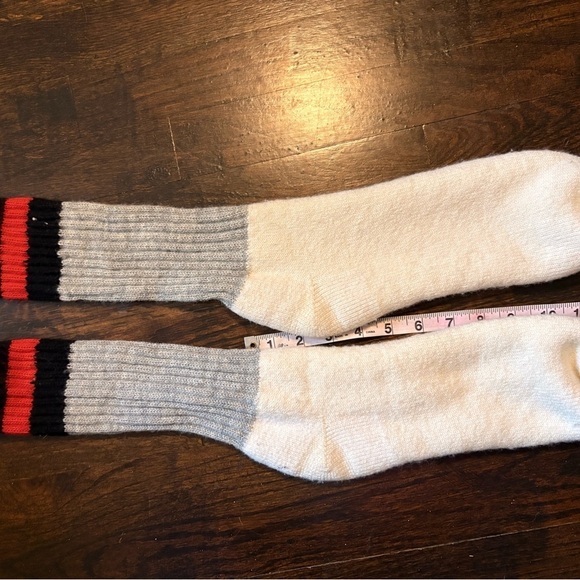 Cabela's Men's Cream and Red Casual Socks - Picture 2 of 3